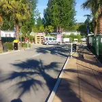 Confortable A Avec Piscine Partagee 度假居