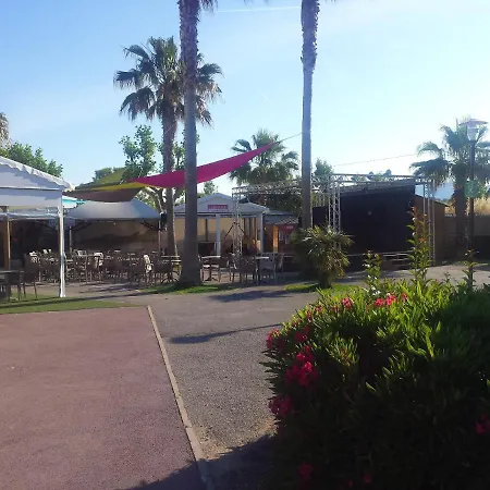 Dom wakacyjny Confortable A Avec Piscine Partagee *