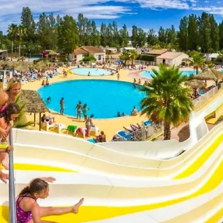 Hébergement de vacances De 3 Avec Piscine Partagee Terrasse Amenagee Et Wifi A A 8 Km De La *