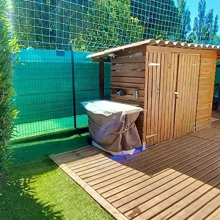 Dom wakacyjny Confortable A Avec Piscine Partagee