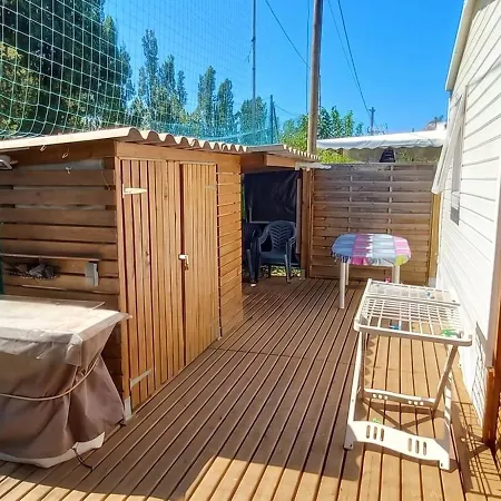 Confortable A Avec Piscine Partagee 度假居 Fréjus