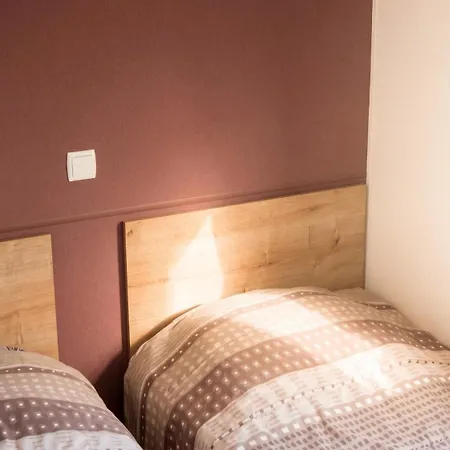 Vakantiehuis Confortable A Avec Piscine Partagee