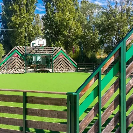 Vakantiehuis Confortable A Avec Piscine Partagee *