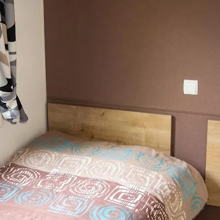 Confortable A Avec Piscine Partagee Vakantiehuis Fréjus