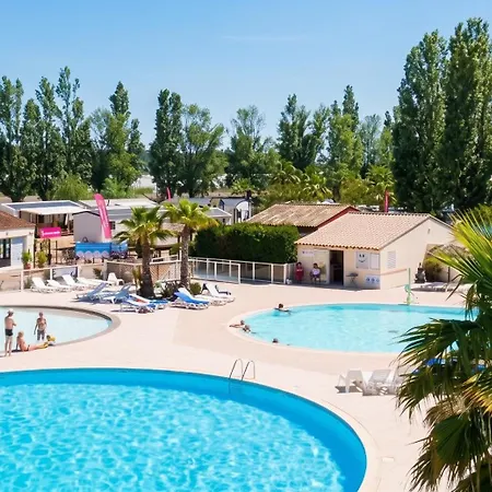 Confortable A Avec Piscine Partagee * Fréjus