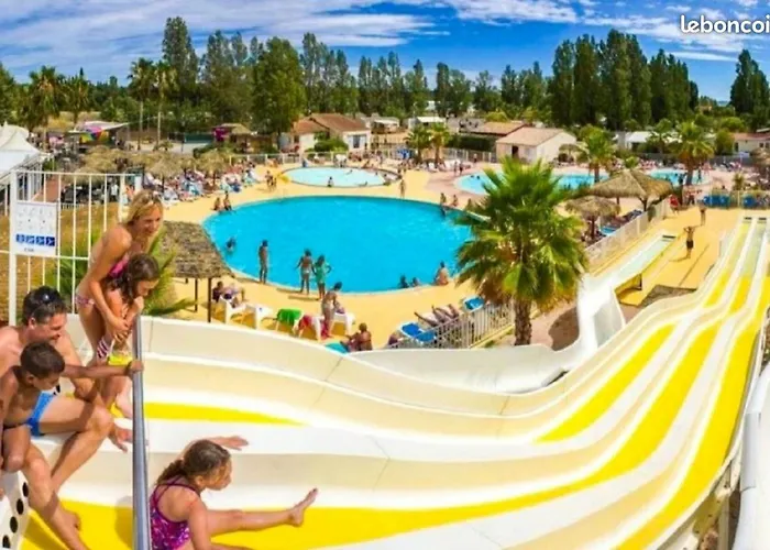 Hébergement de vacances De 3 Avec Piscine Partagee Terrasse Amenagee Et Wifi A A 8 Km De La *